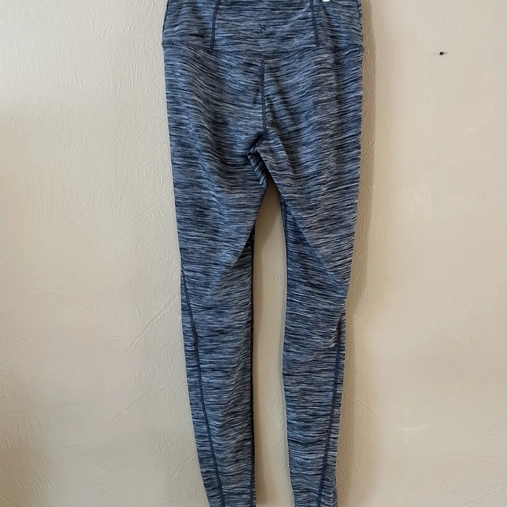 H&M Sport leggings. Gray striped design. Skinny leg size S
